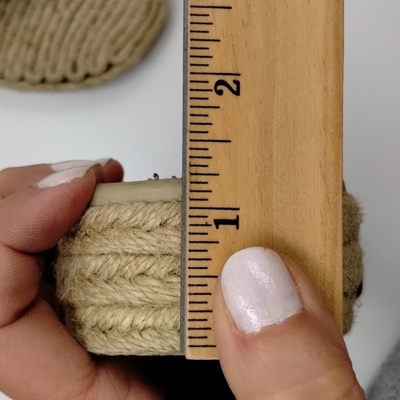 Yellow Box HTF rope woven sandals size 6.5 brown 1" heel - Picture 10 of 10